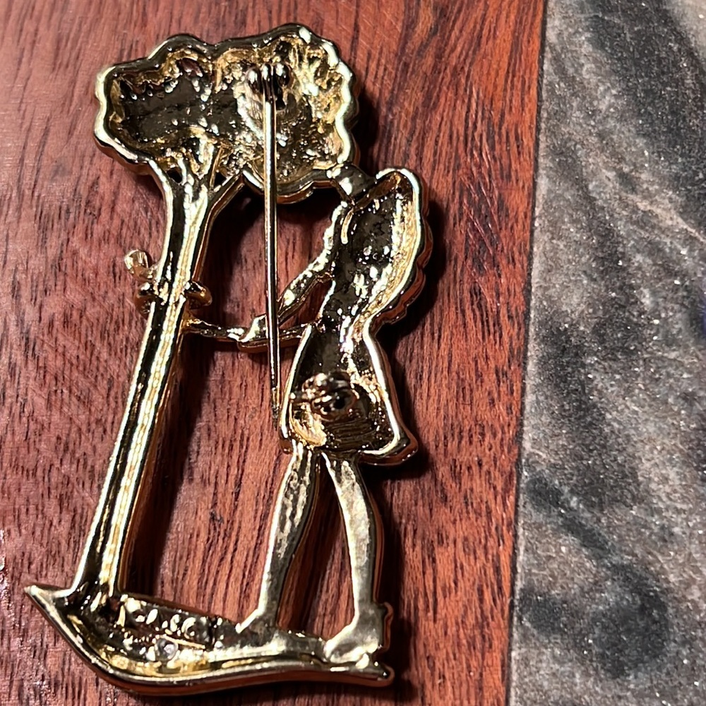 Ladies Golf Pin 2”. Excellent condition. - Picture 4 of 4